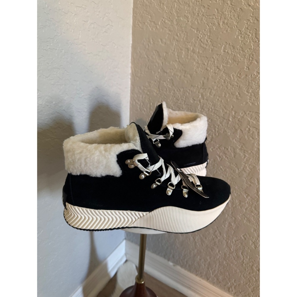 Sorel Out N' About Conquest Waterproof Shearling Boot, Size 11, Black/White, NWT